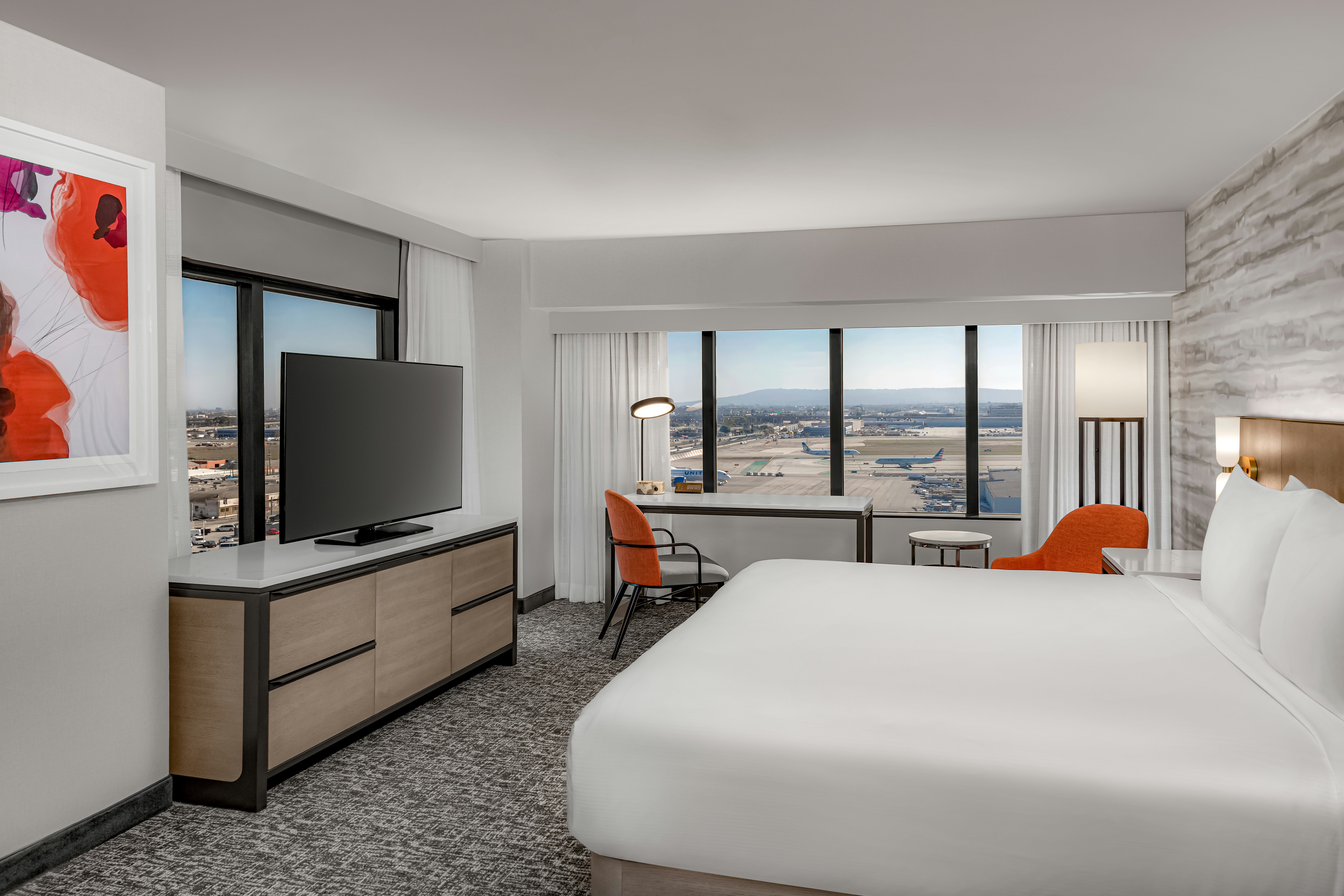 ROOM, KING BED, CORNER, ACCESSIBLE