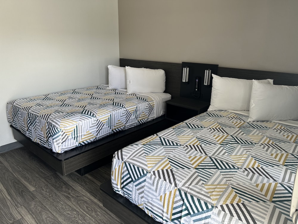 Standard, 2 Double Beds