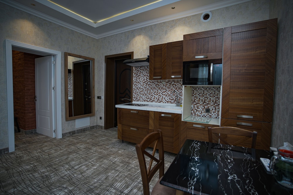 Lakeside Hotel & Spa 2/33