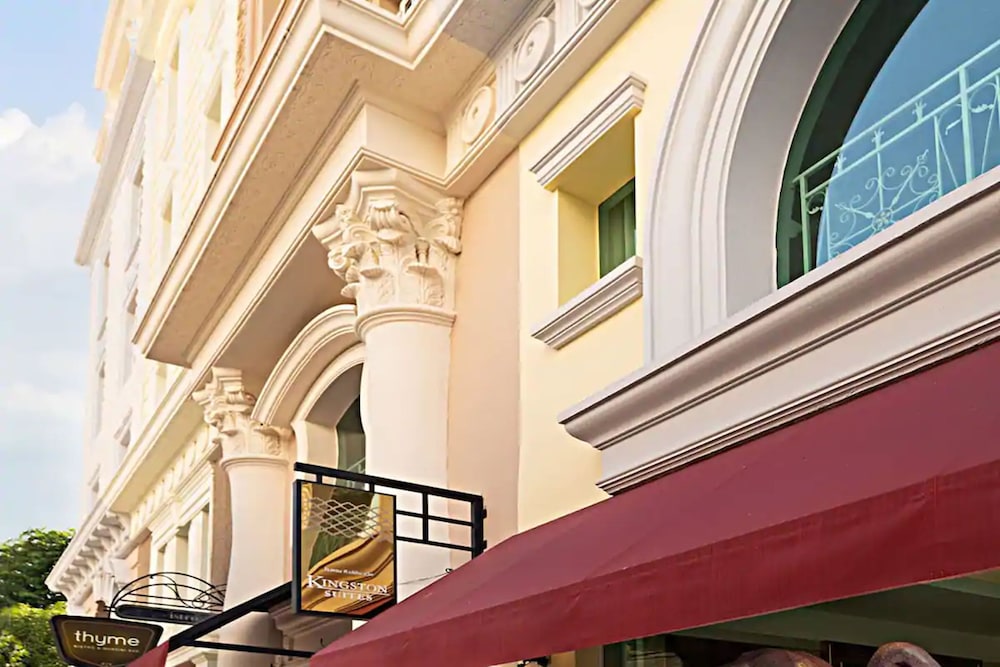 Kingston Suites Bangkok Sukhumvit 15 by Kingston Hotels 6/55