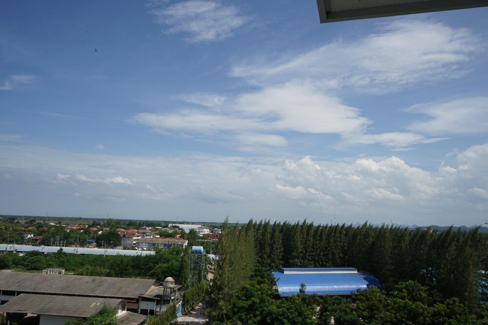 Tai-Shan Suites 50/51