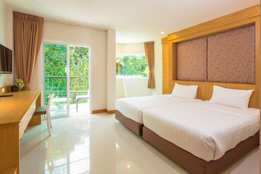 Sungthong Kamala Beach Resort 13/41
