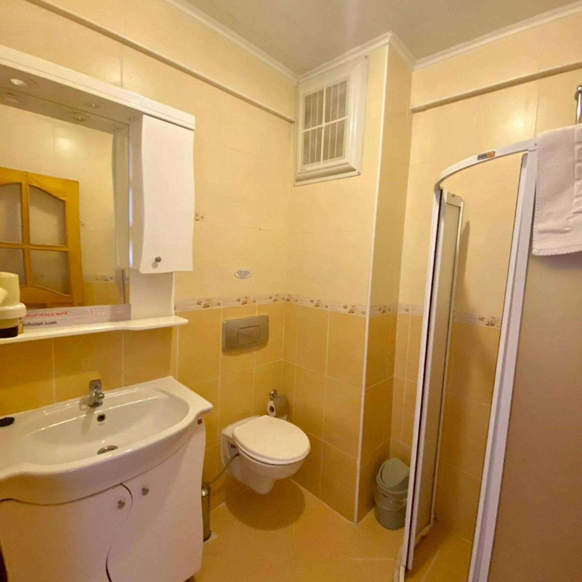 Erkan Tumen Yalcin Hotel 38/50
