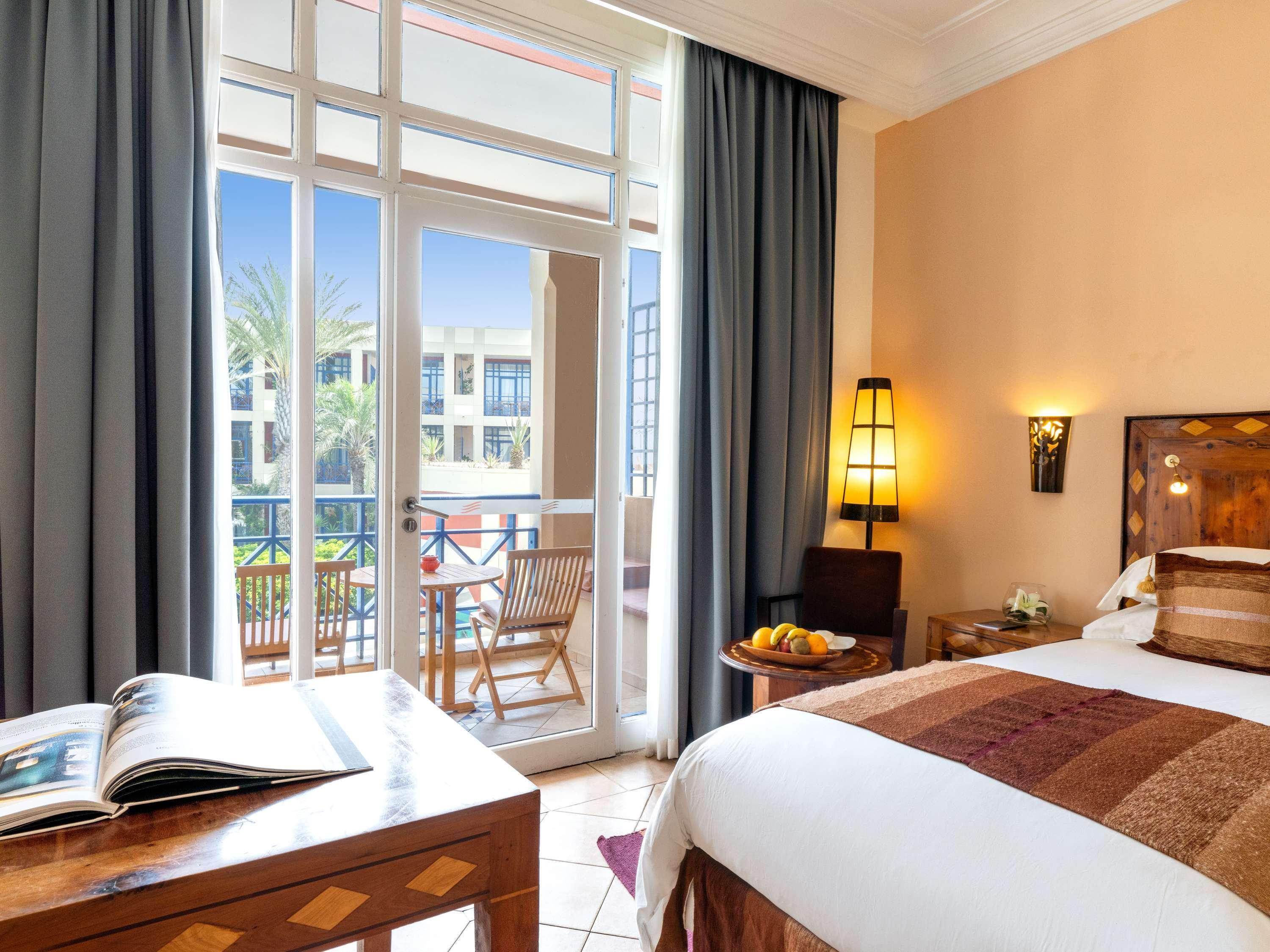 SUPERIOR, TWIN BEDS, POOL VIEW