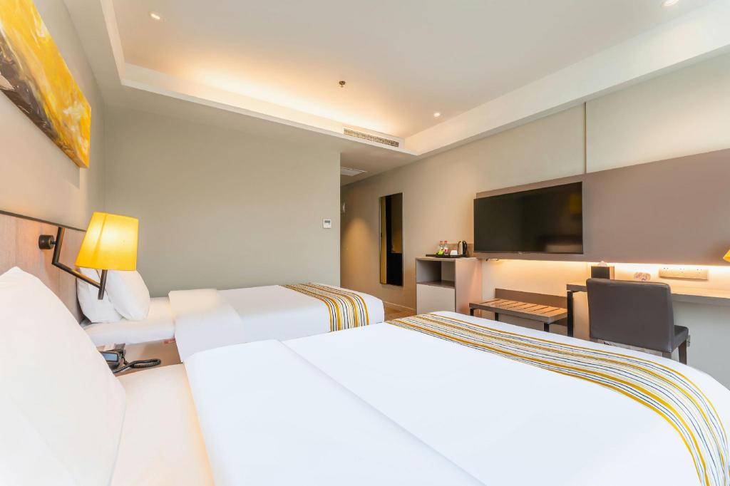 Home Inn Plus (Xi'an High Tech Zone Jinye No. 1 Zhangba No. 4 Subway Station Store) 23/58