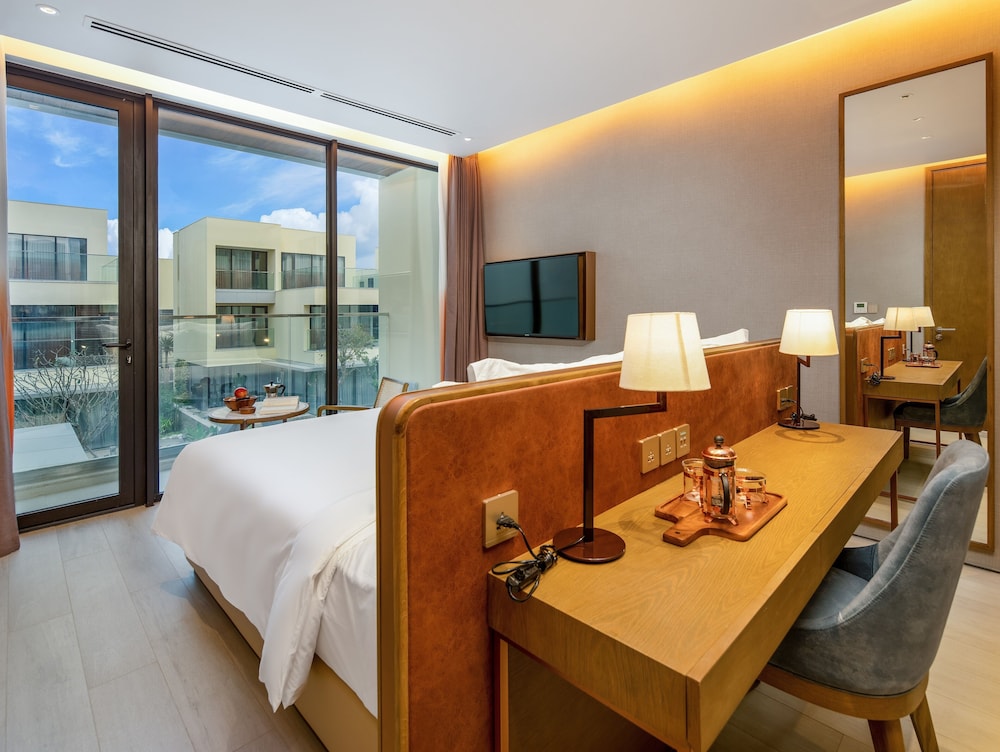 3 Bedrooms, Pool, Villa, 3 King Beds, Garden View، The Five Villas & Resort Quangnam - Danang 4/8