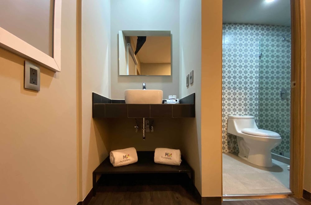 Hotel MX zocalo CDMX, Trademark Collection by Wyndham 45/48