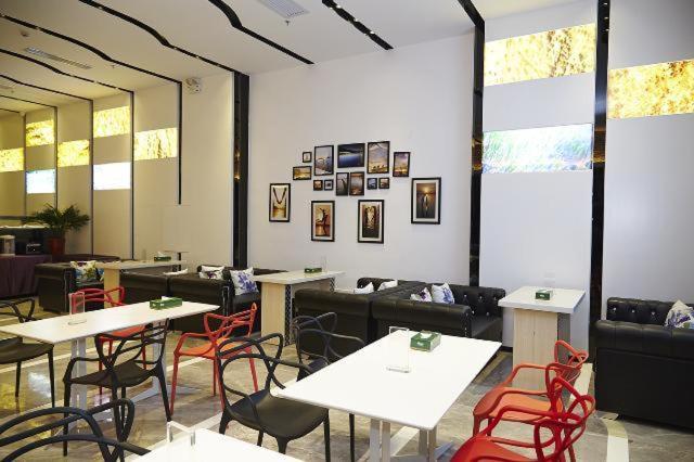 Lavande Hotel (Zhanjiang Guomao Guangbai) 54/60