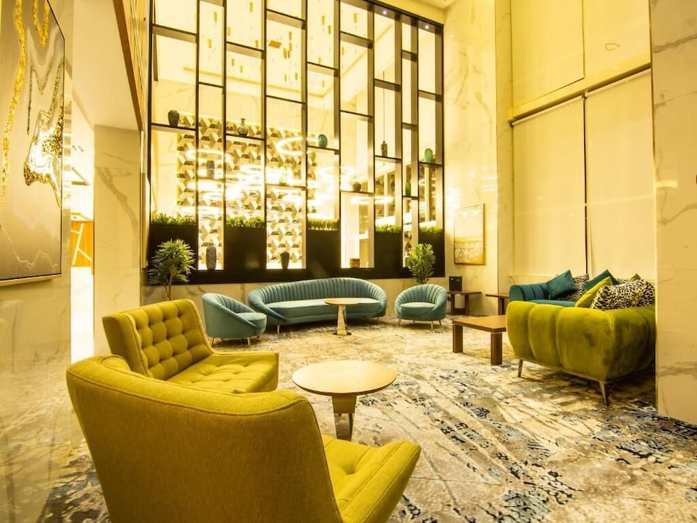 Wow Diamond Hotel 68/83