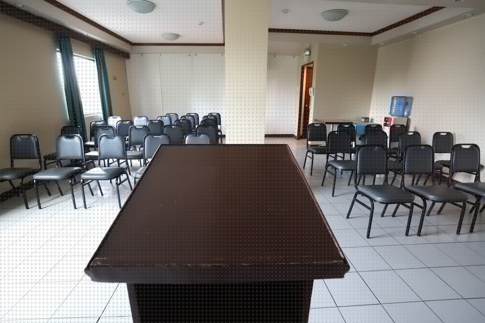 OYO 210 Apple Tree Suites 31/37