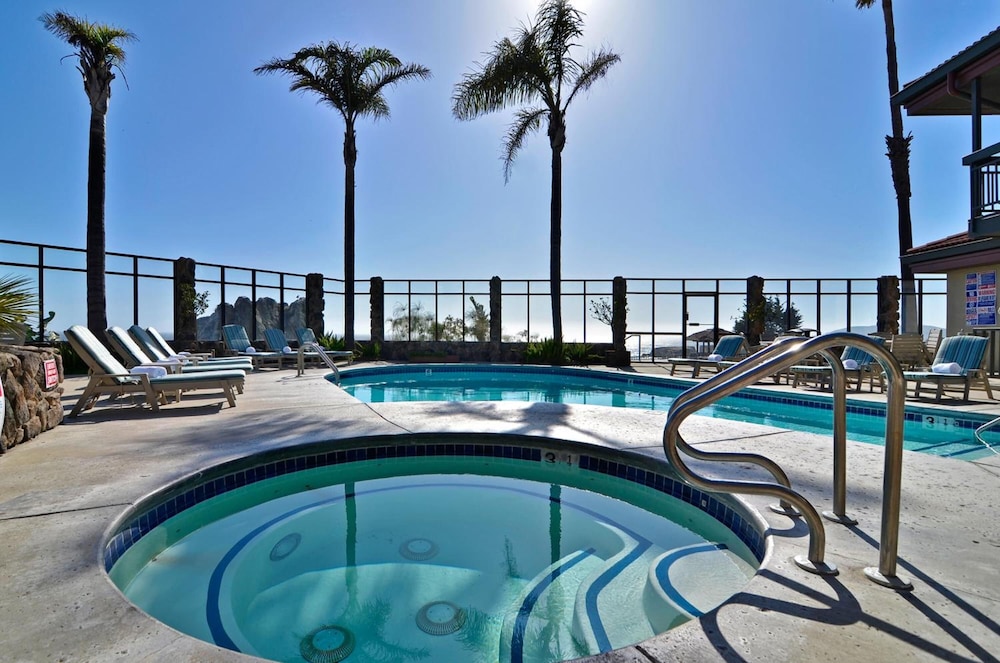 Inn at the Cove in PISMO BEACH - CA