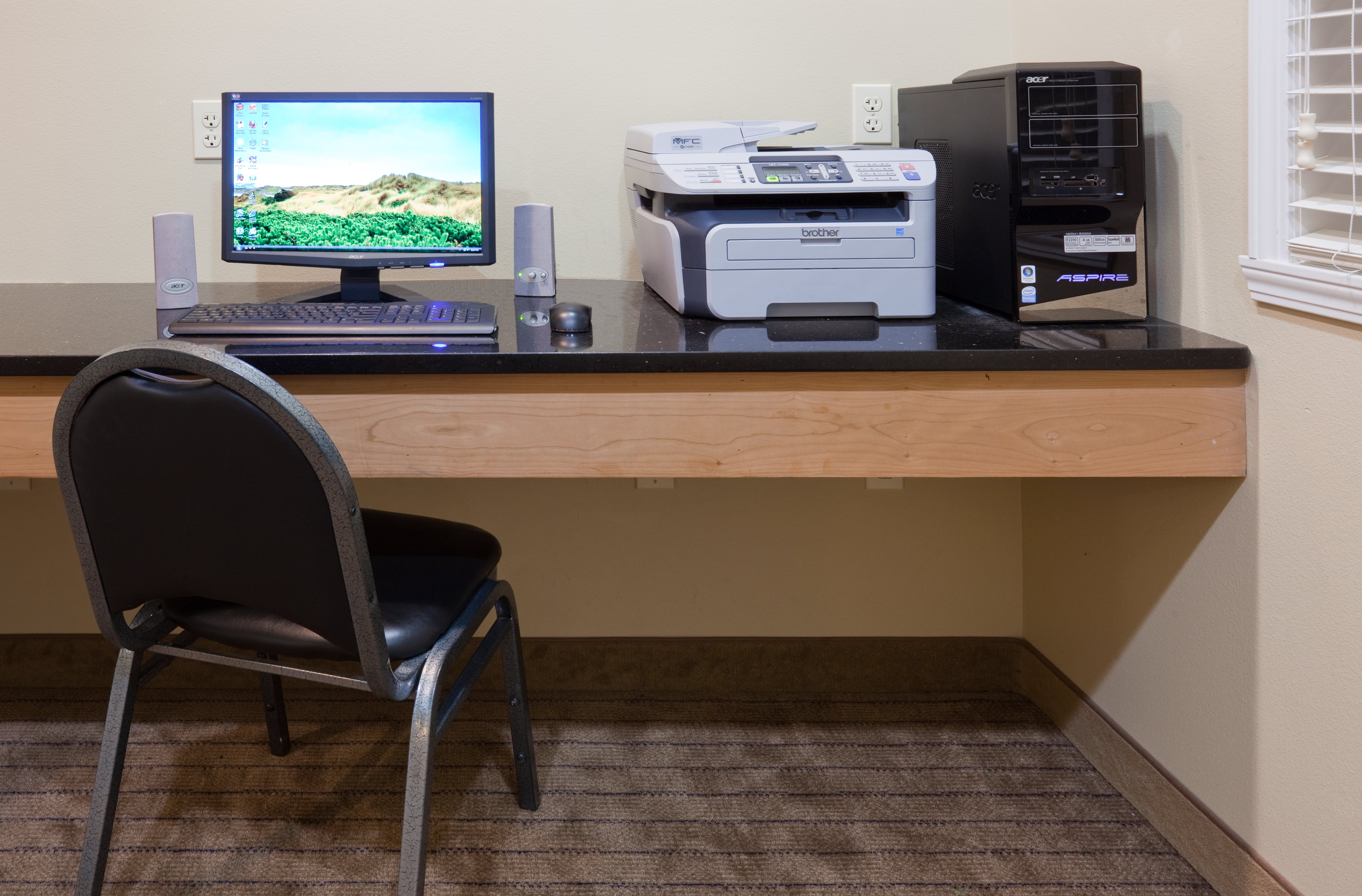 Holiday Inn Express Devils Lake 16/21