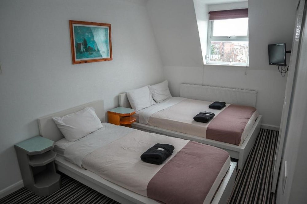 Hotel 261 8/46