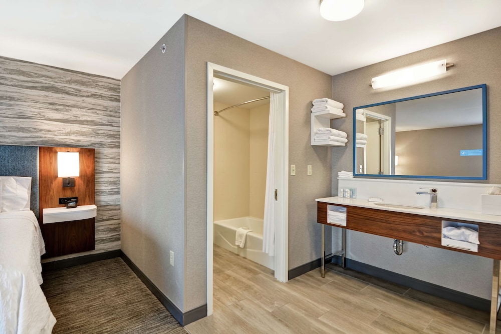Hampton Inn Moab 11/25