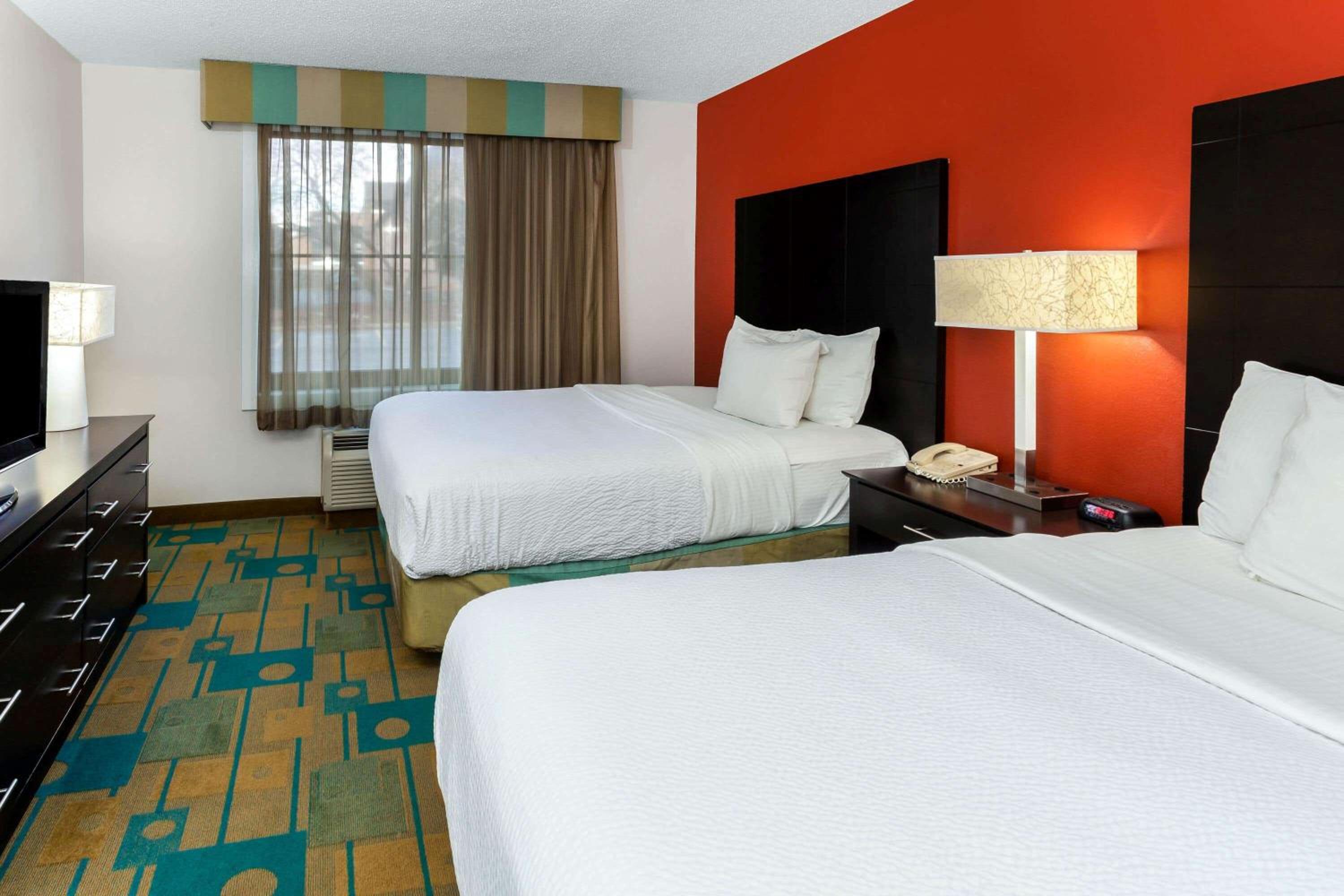 جناح تنفيذي بسريرين مزدوجين، La Quinta Inn Suites Milwaukee Glendale Bayshore 2/6