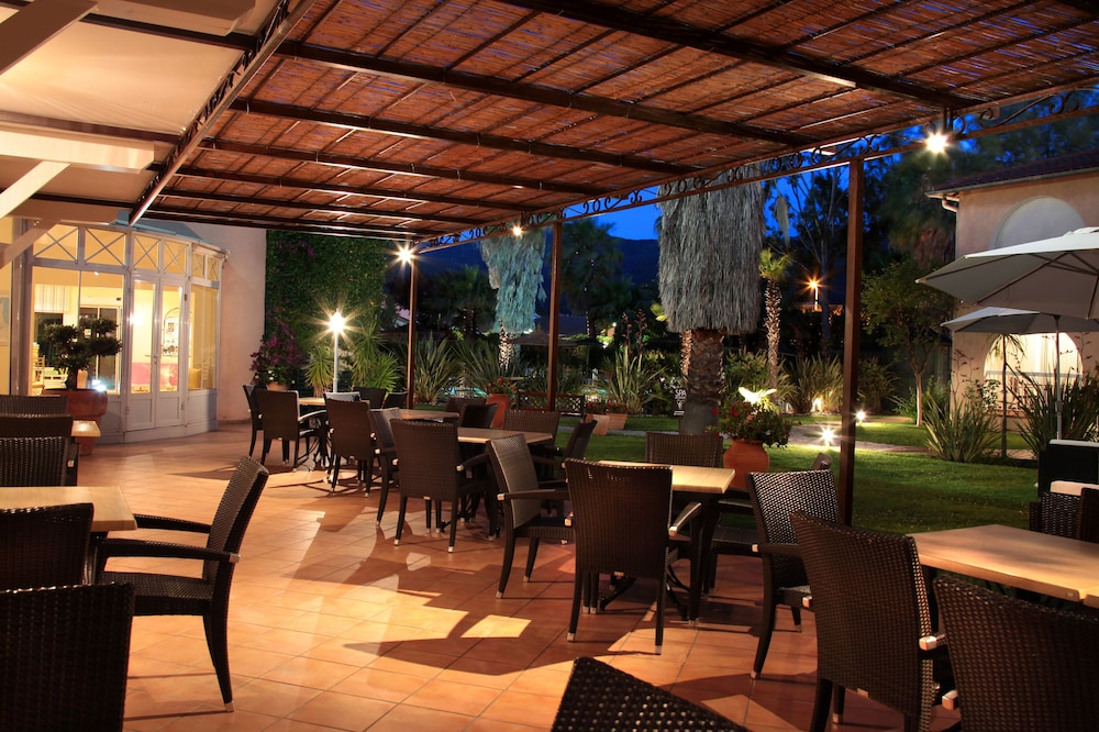 HOTEL LE COTTAGE 38/59