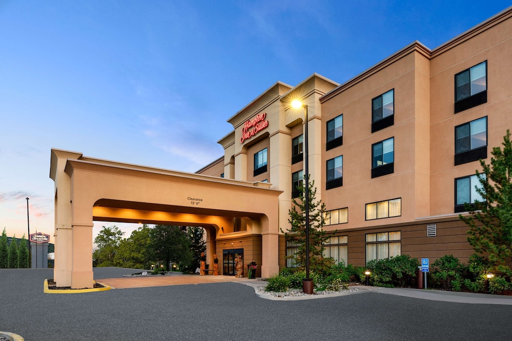 Hampton Inn and Suites Fairbanks 3/43