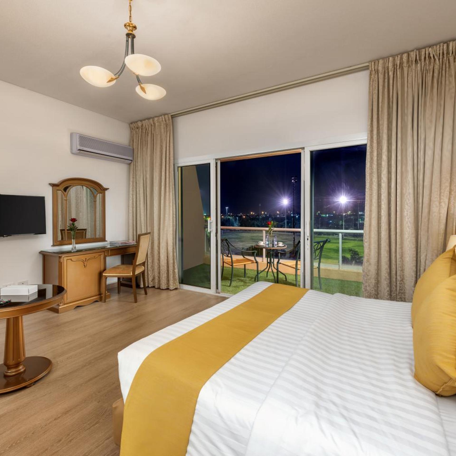 فندق المطار(Airport Hotel) 13/47