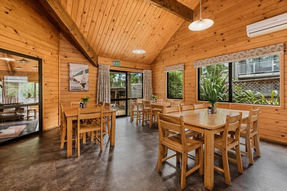 Altamont Lodge 29/41
