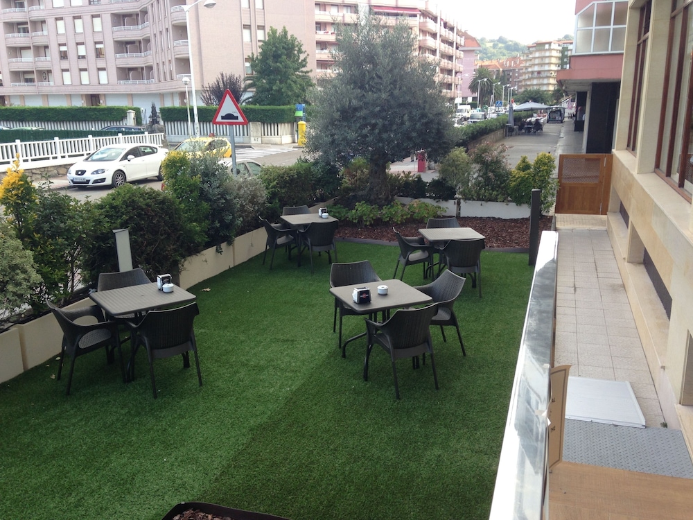 Sercotel Las Rocas Playa Hotel 32/38