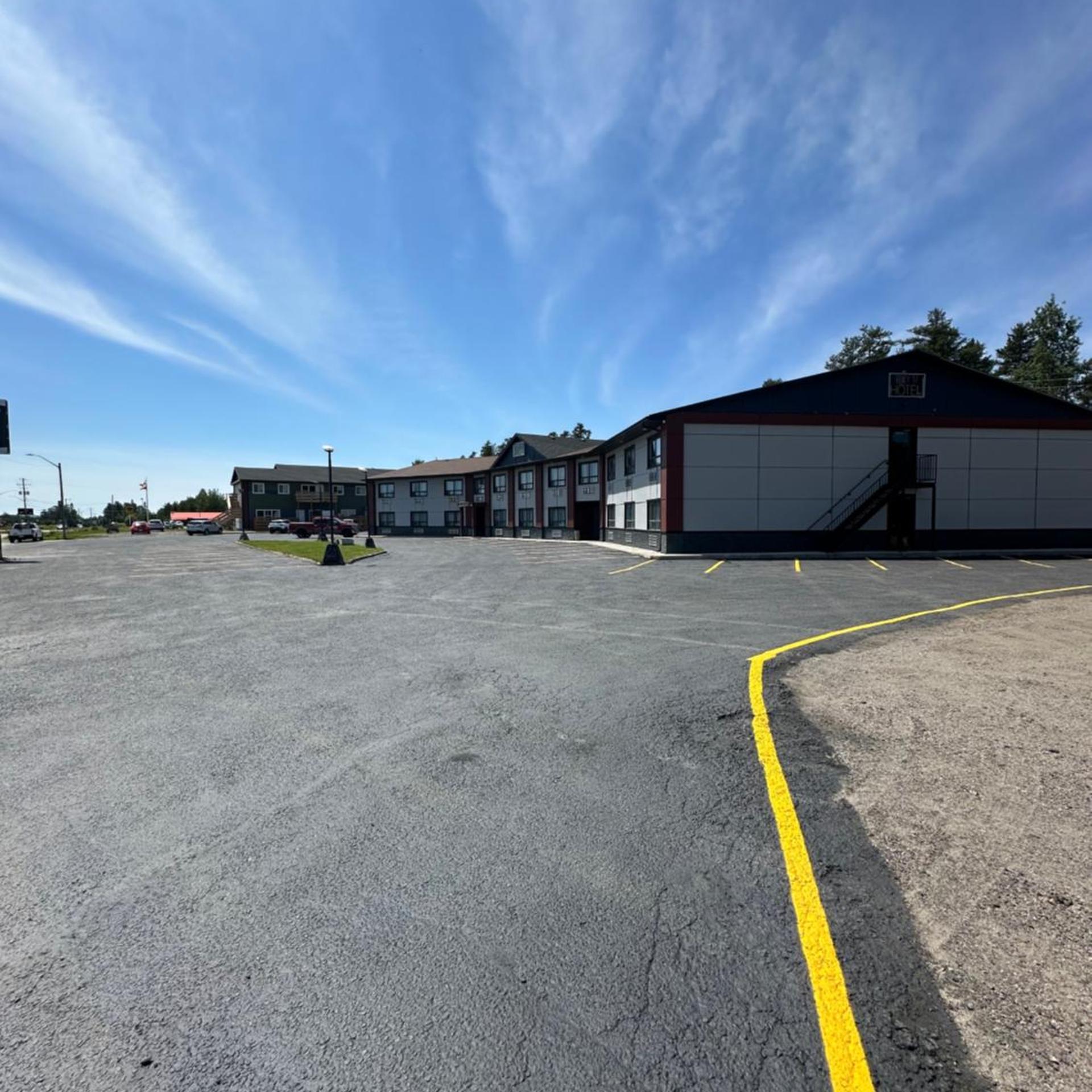 HWY 17 Hotel 42/50