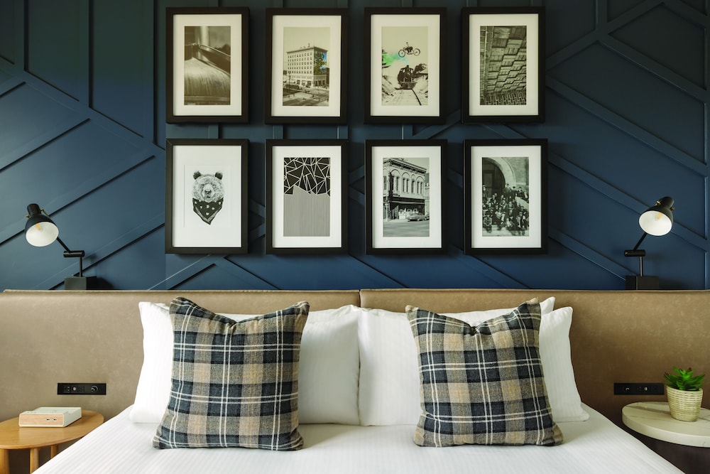 The Eddy Taproom & Hotel 4/62
