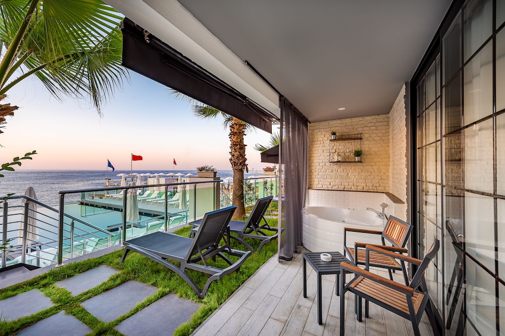 White City Resort 44/80