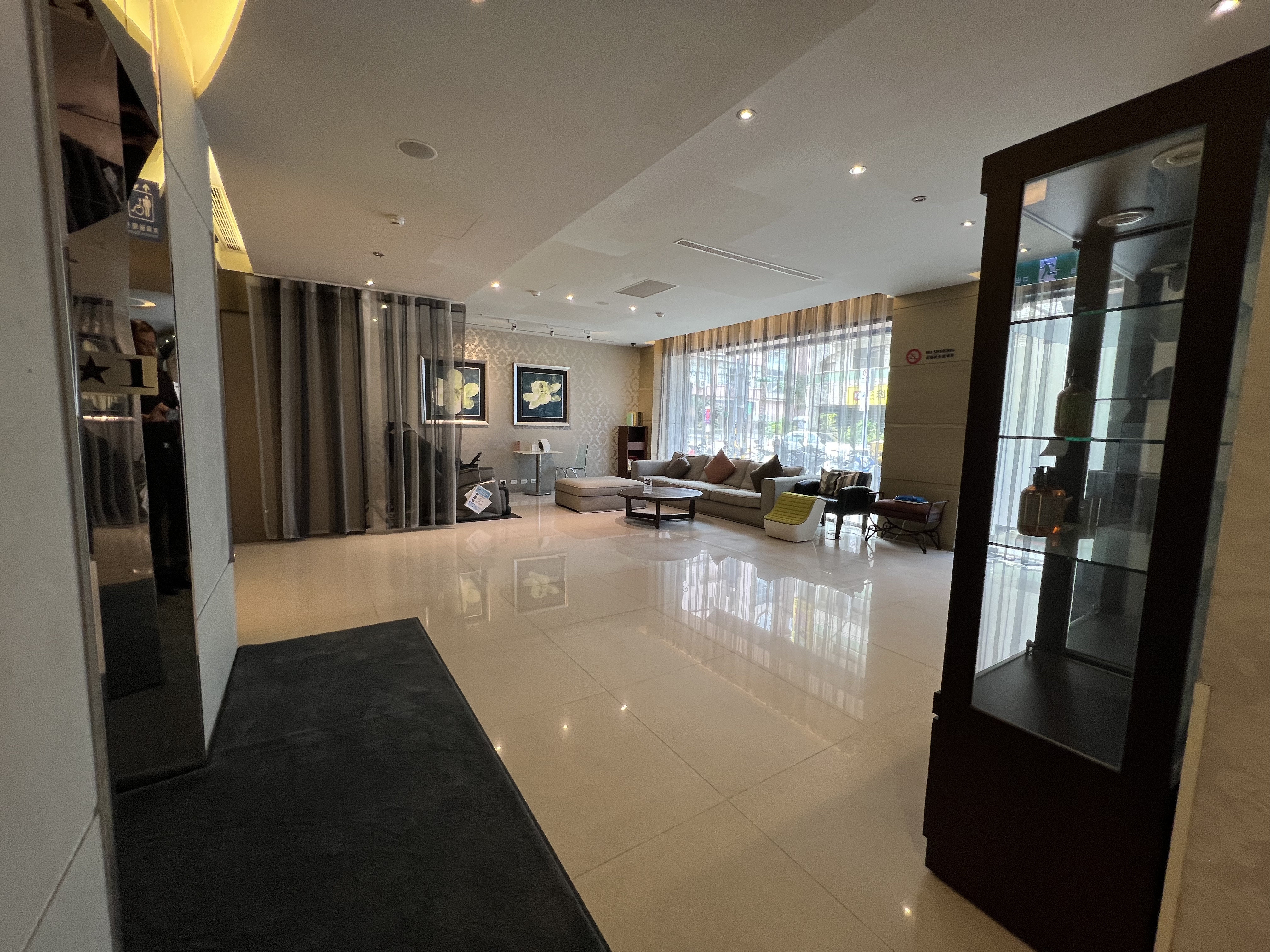 Forward Hotel Taipei 10/75
