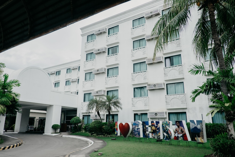 East Asia Royale Hotel 5/55