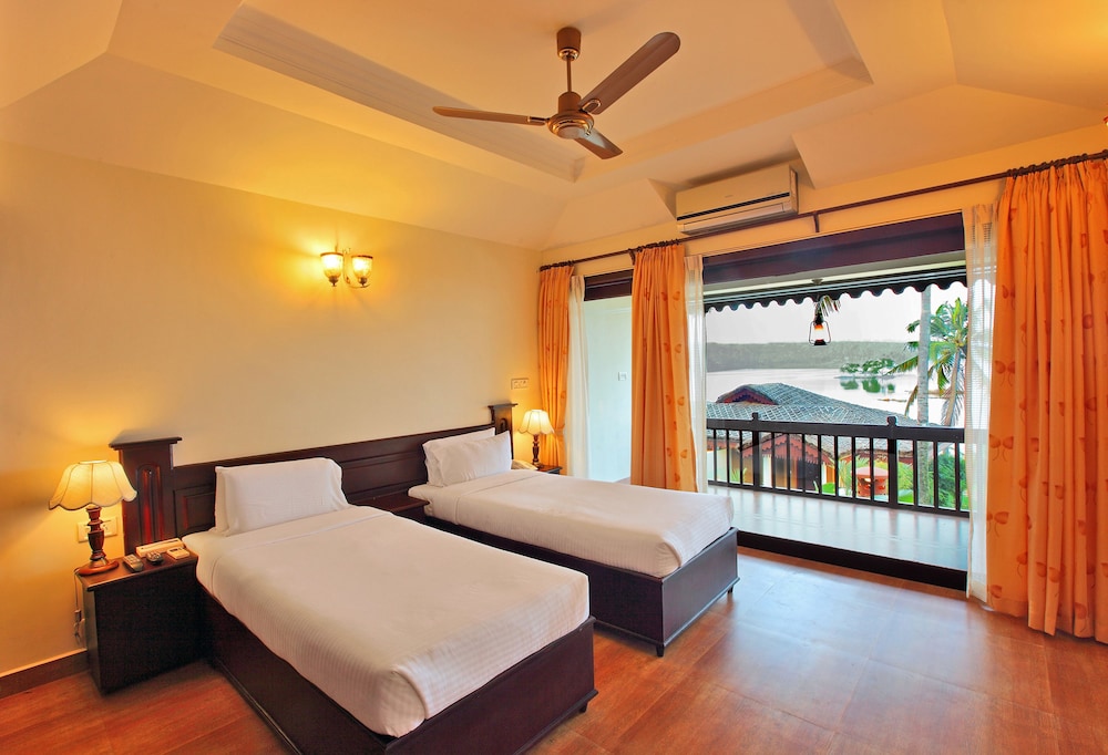 Fragrant Nature Backwater Resort & Ayurveda Spa 11/50