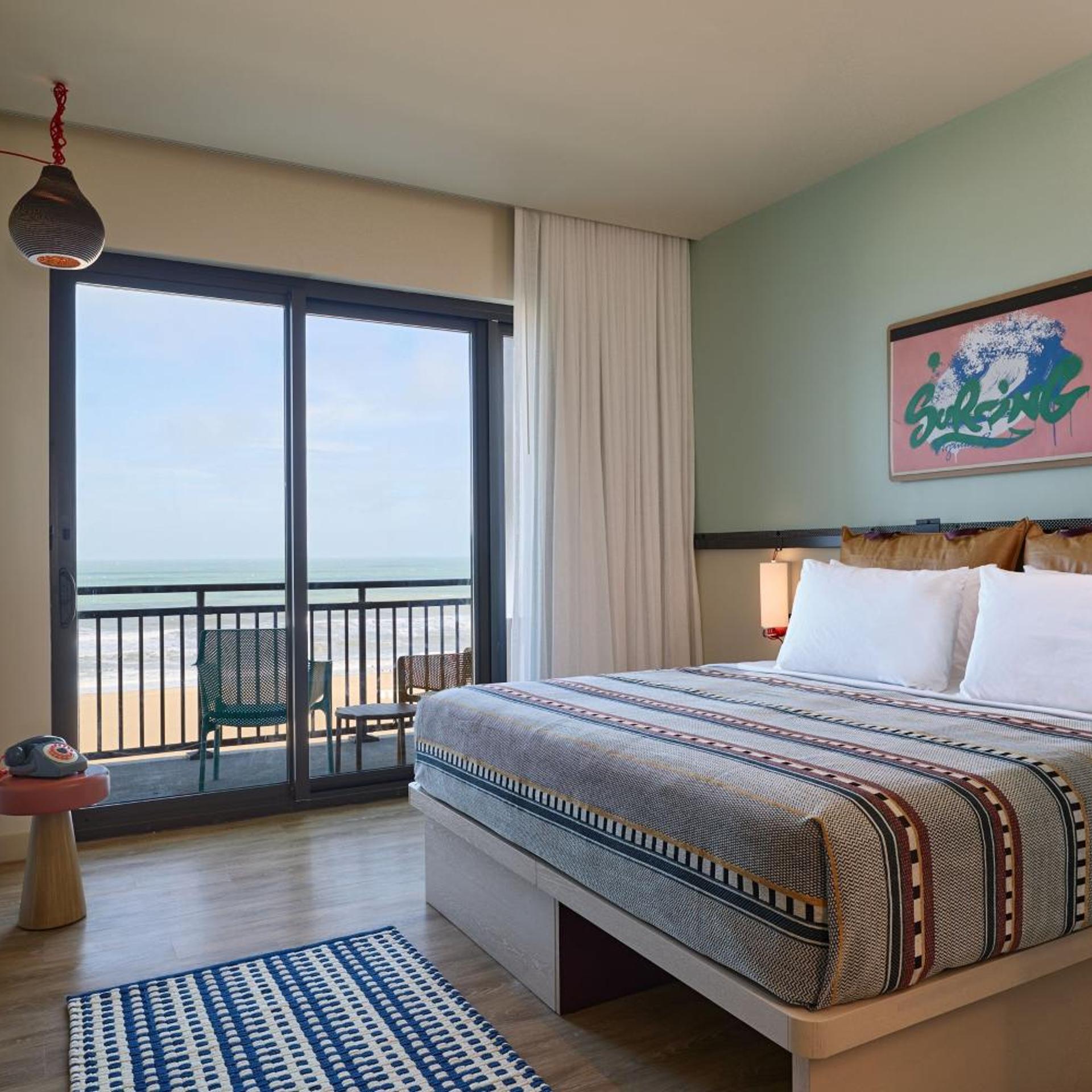 Moxy, King Bed, Ocean Front, Balcony, Accessible