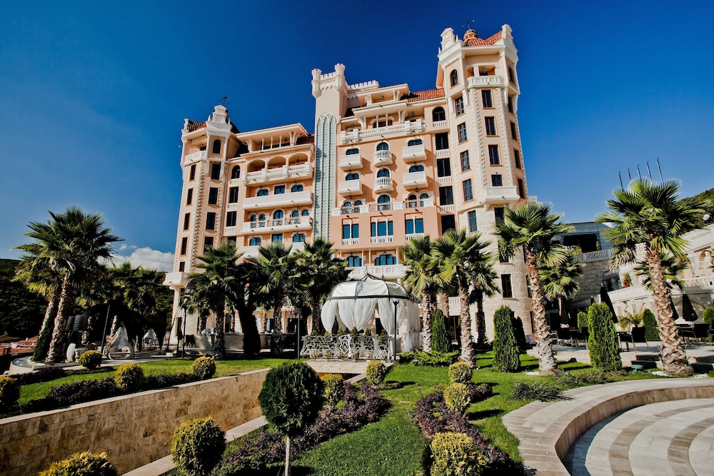 Royal Castle Design and Spa Hotel 2/50
