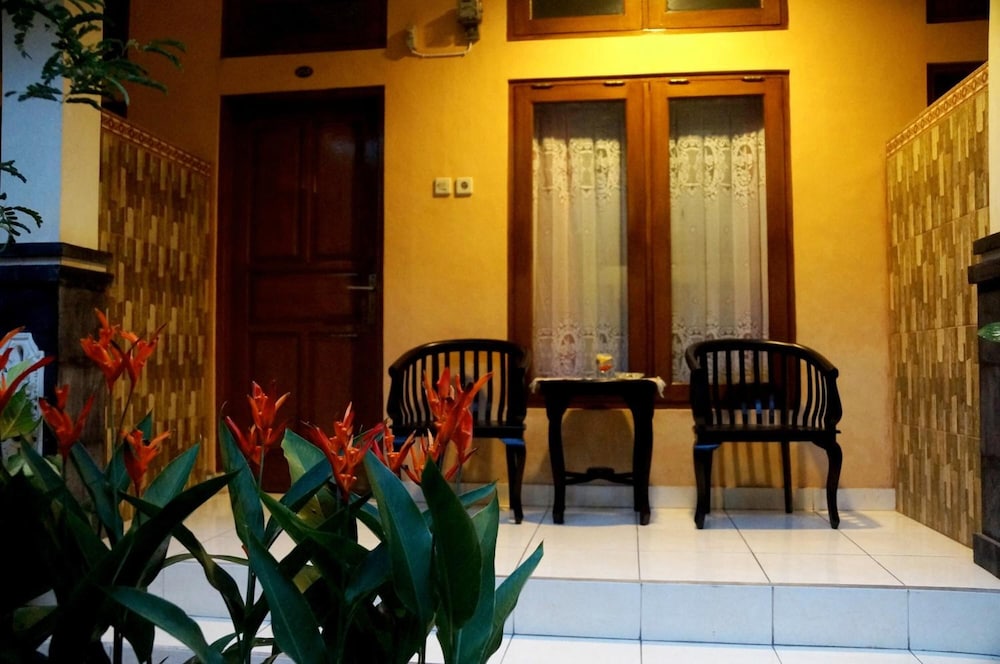 Pondok DenAyu Homestay 30/50