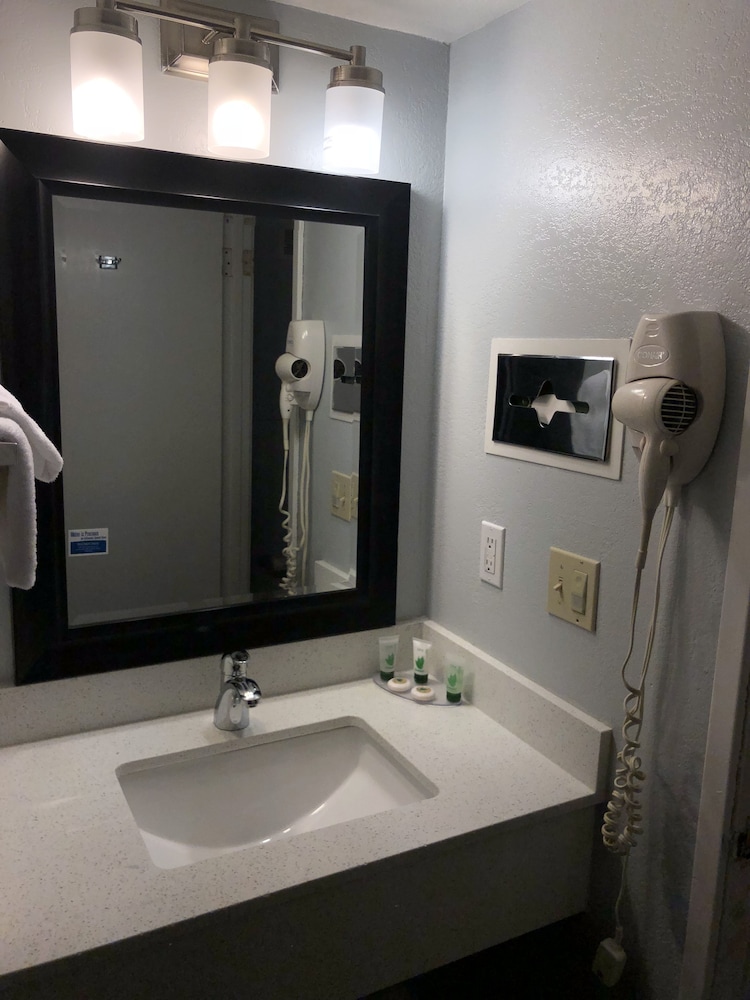 Sand Dollar Inn 37/60
