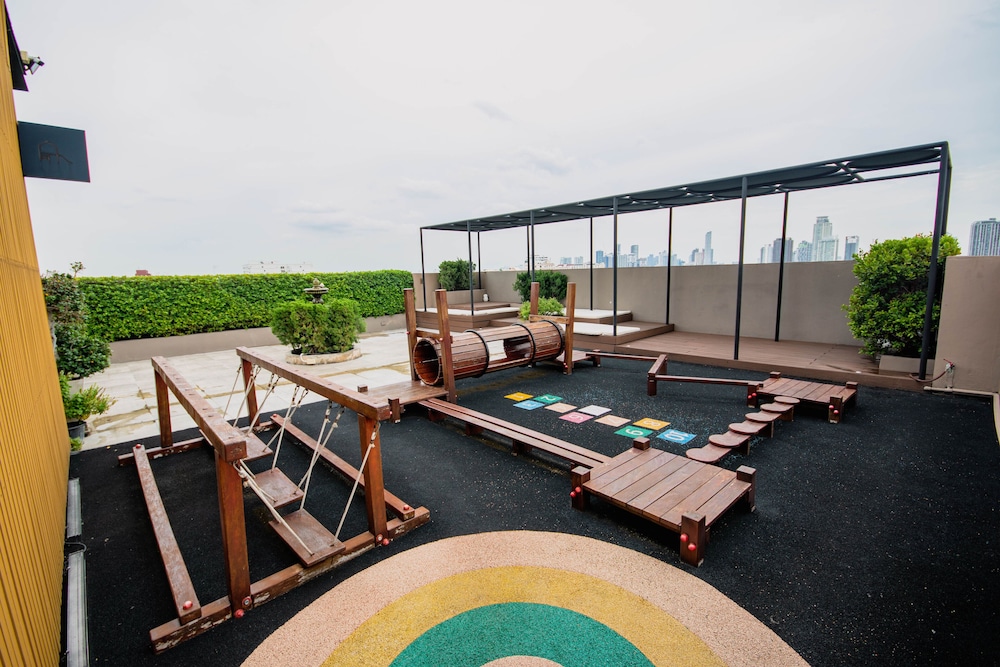 THEA Private Suites by TH District 33/64