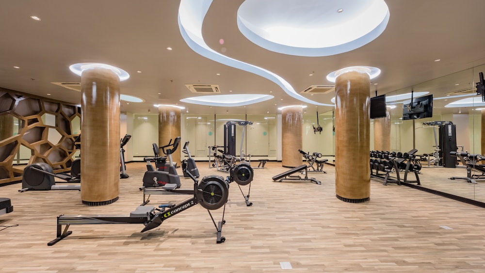 Oceanfront Beach Resort And Spa 24/50