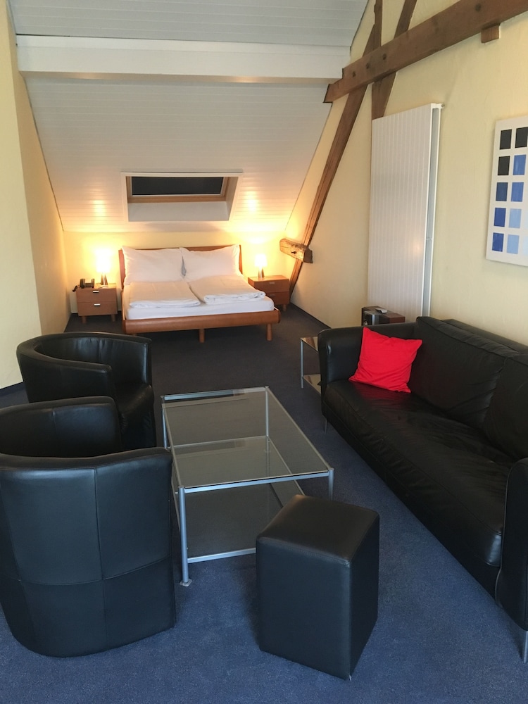 Hotel Baren Suhr 32/56