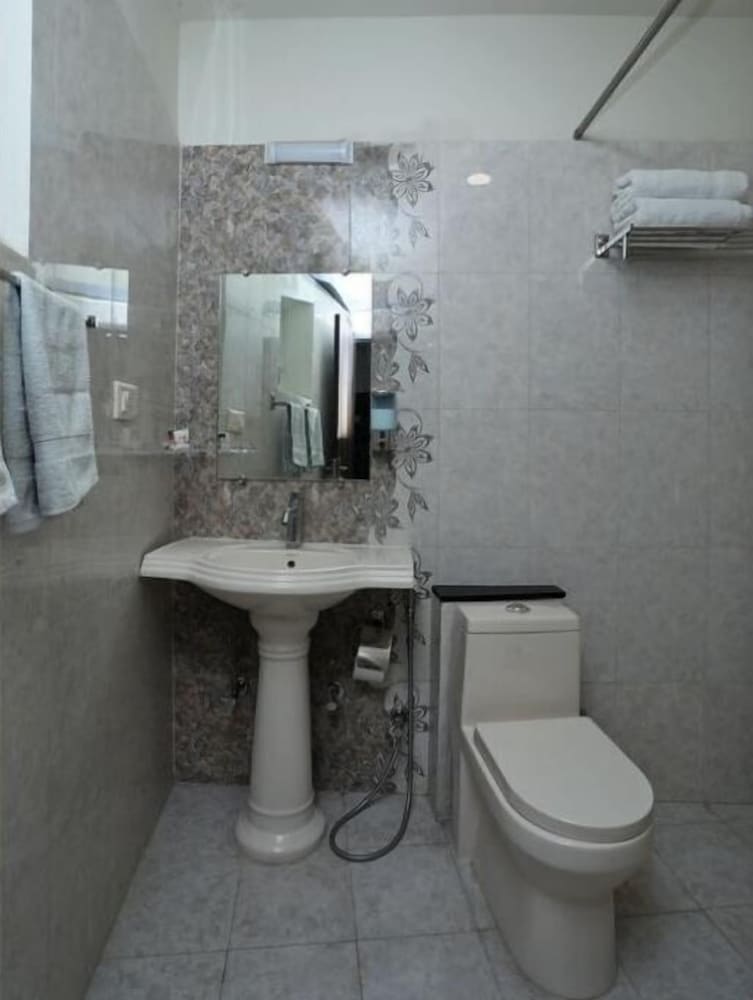 Hotel Shree Vatika 26/27