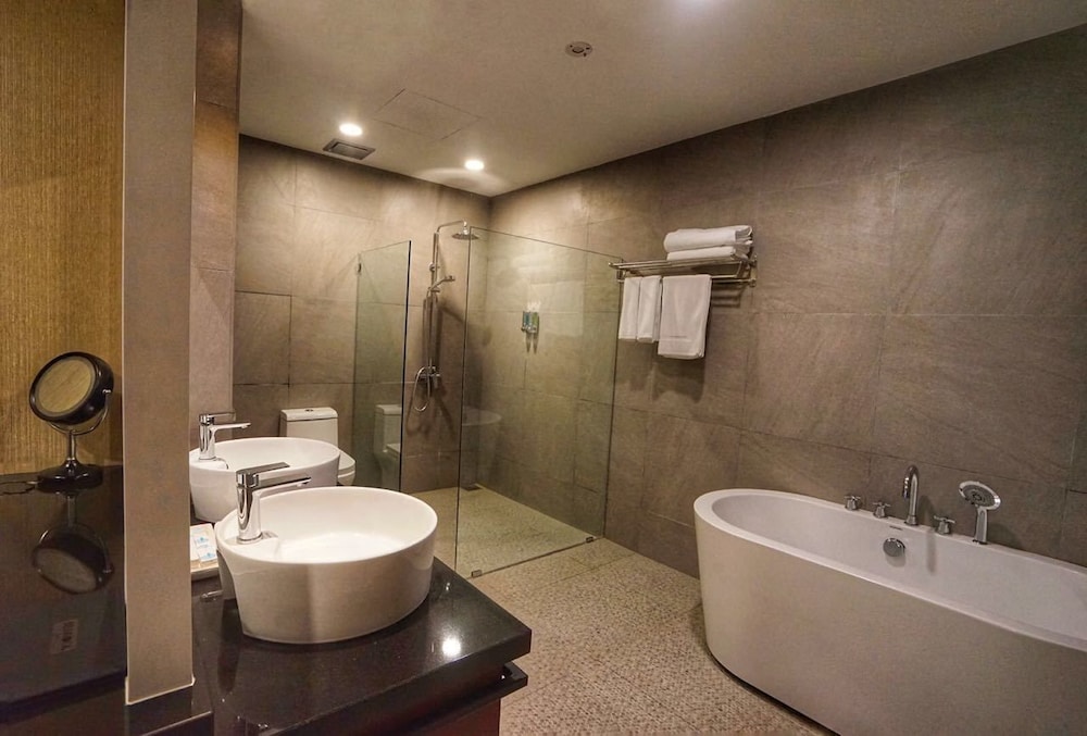 Bedrock Hotel 48/50
