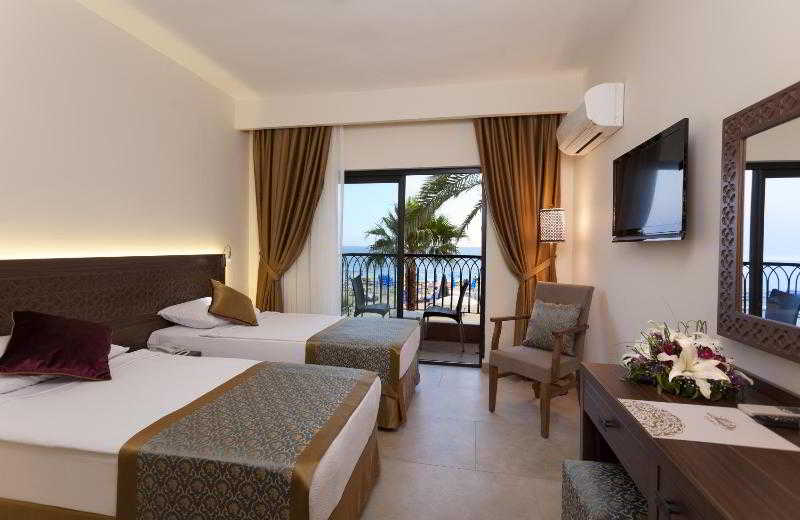 Room, Double Bed, Lateral Side Sea View