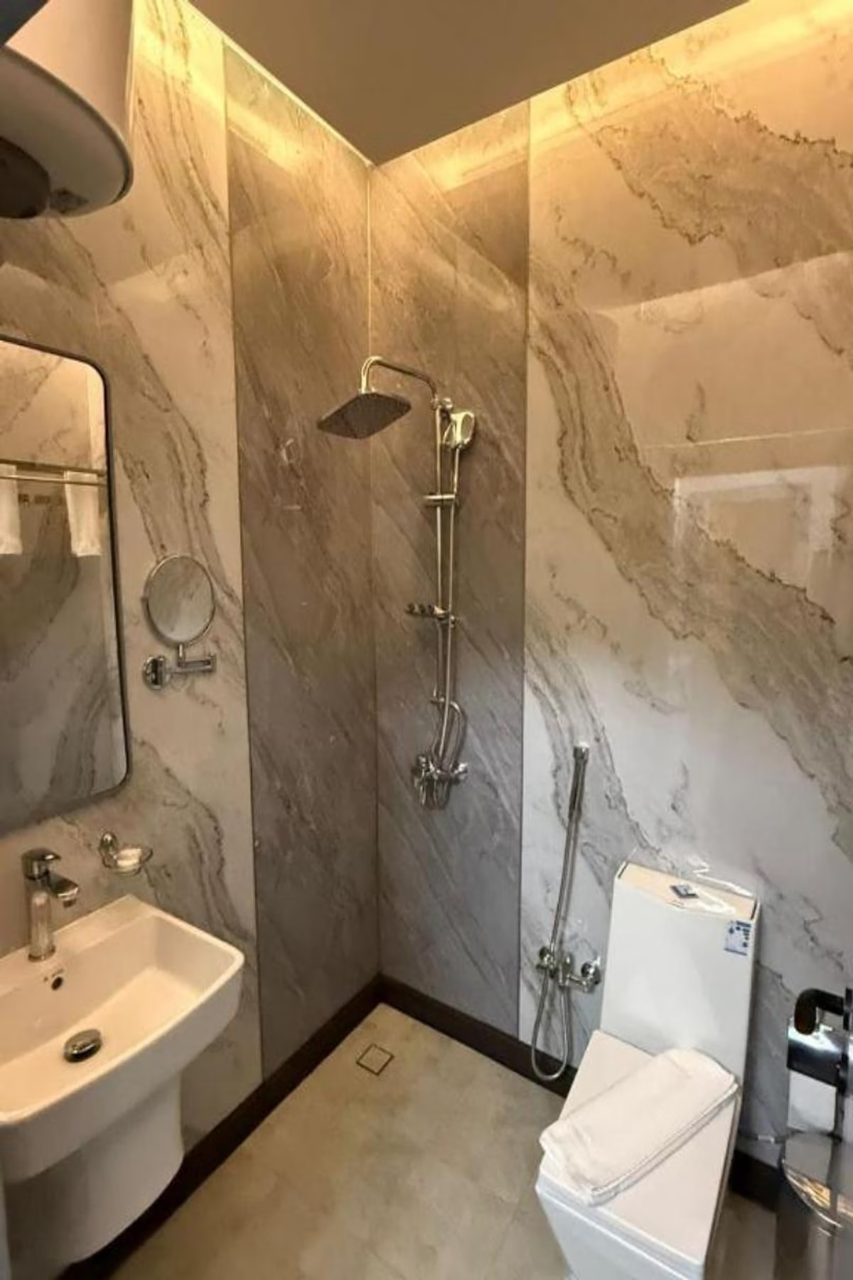 فندق لوكور (Le Coeur hotel) 77/83