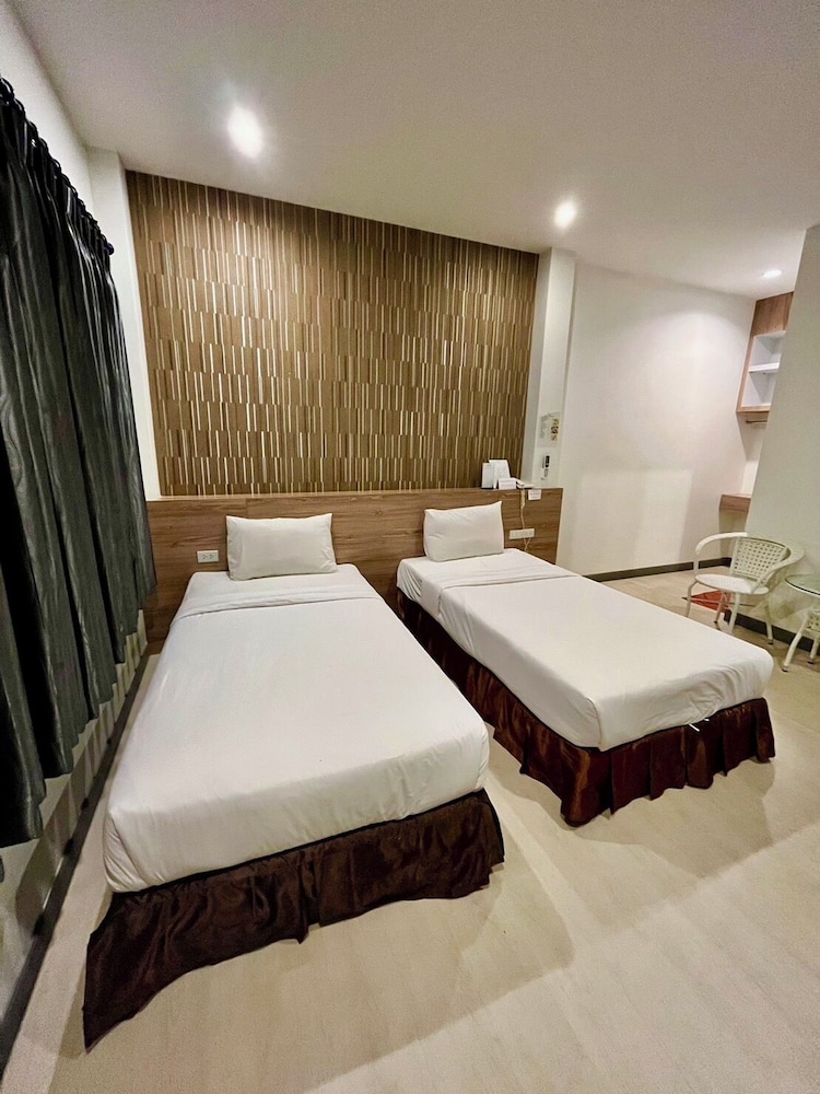Seree Grand Resort 24/64