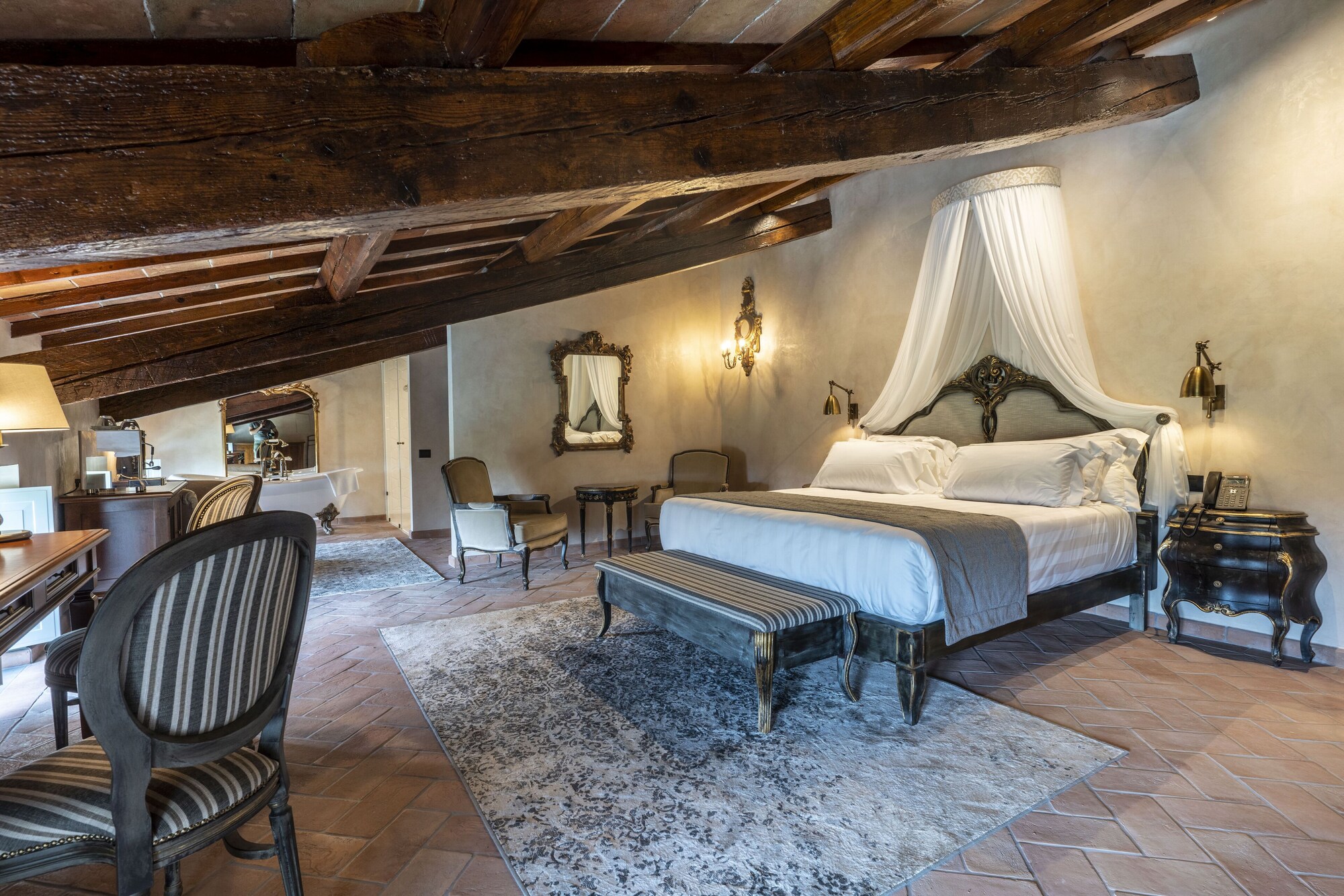 Master, King Bed