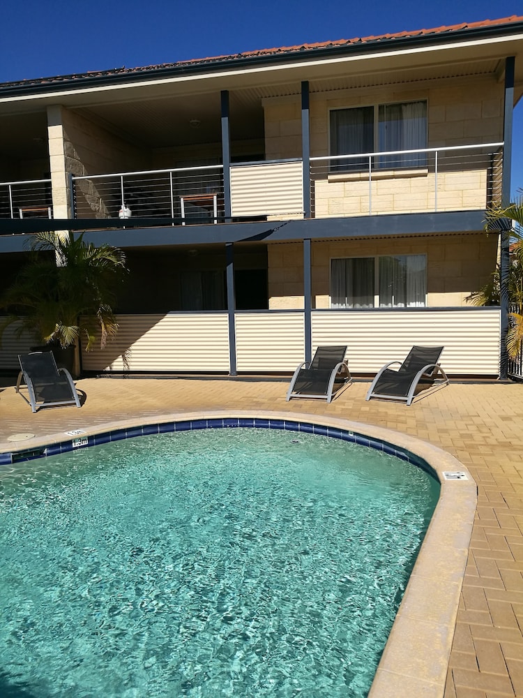 KALBARRI EDGE RESORT 3/70