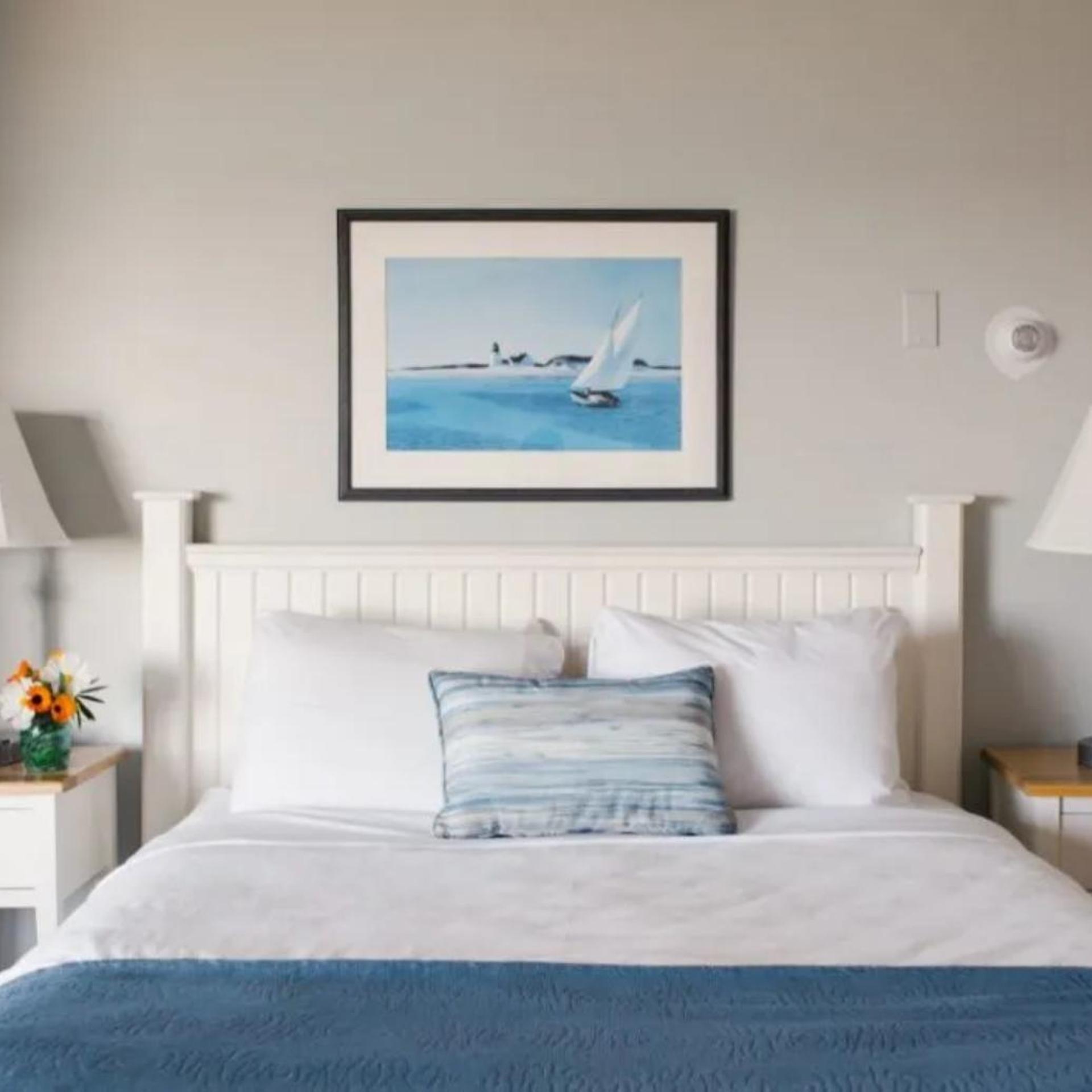 Lighthouse, Queen Bed