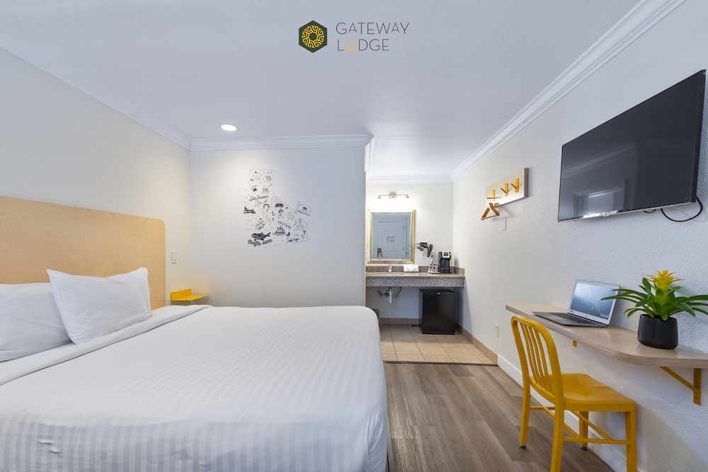 Gateway Lodge 7/36