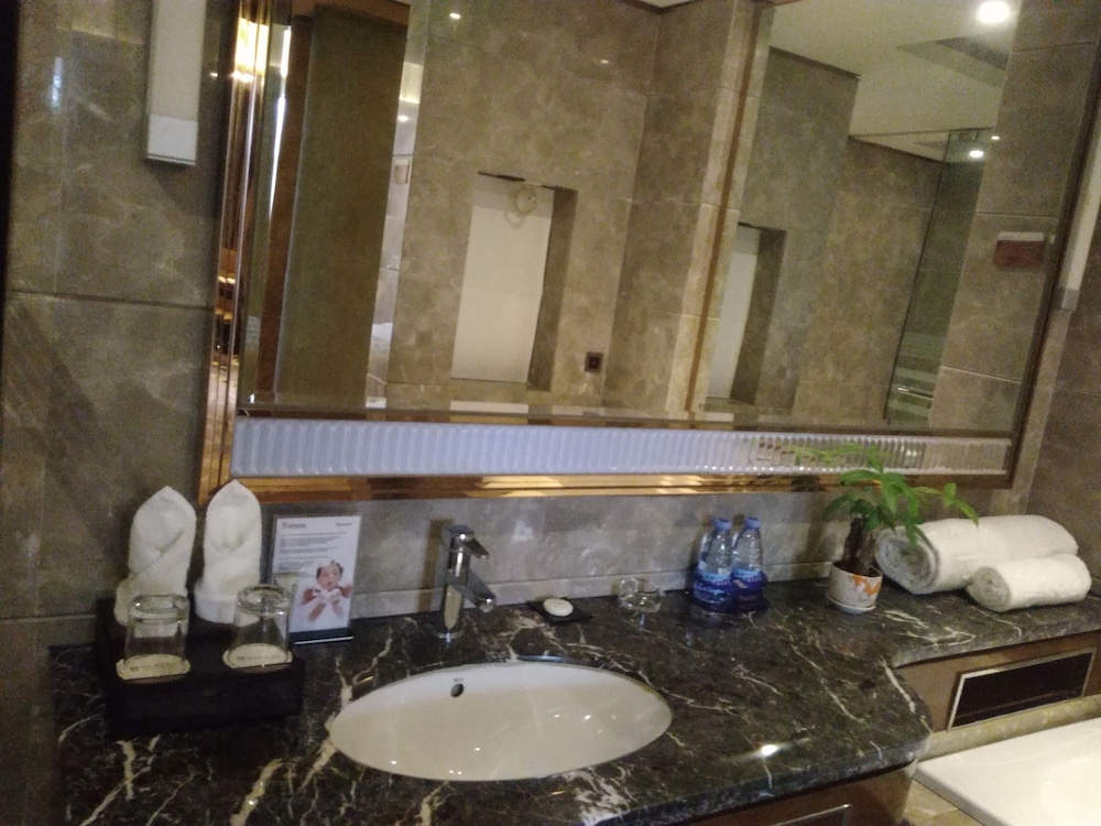 Tong Yu International Hotel 32/39