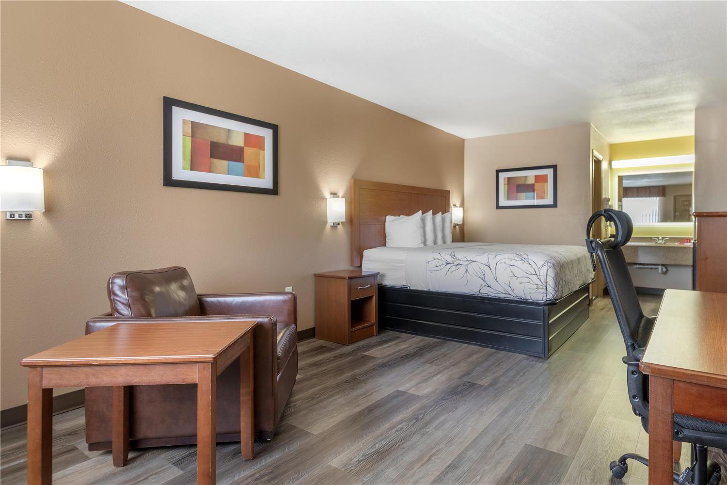 Surestay Plus Hotel By Best Western Poteau 13/36