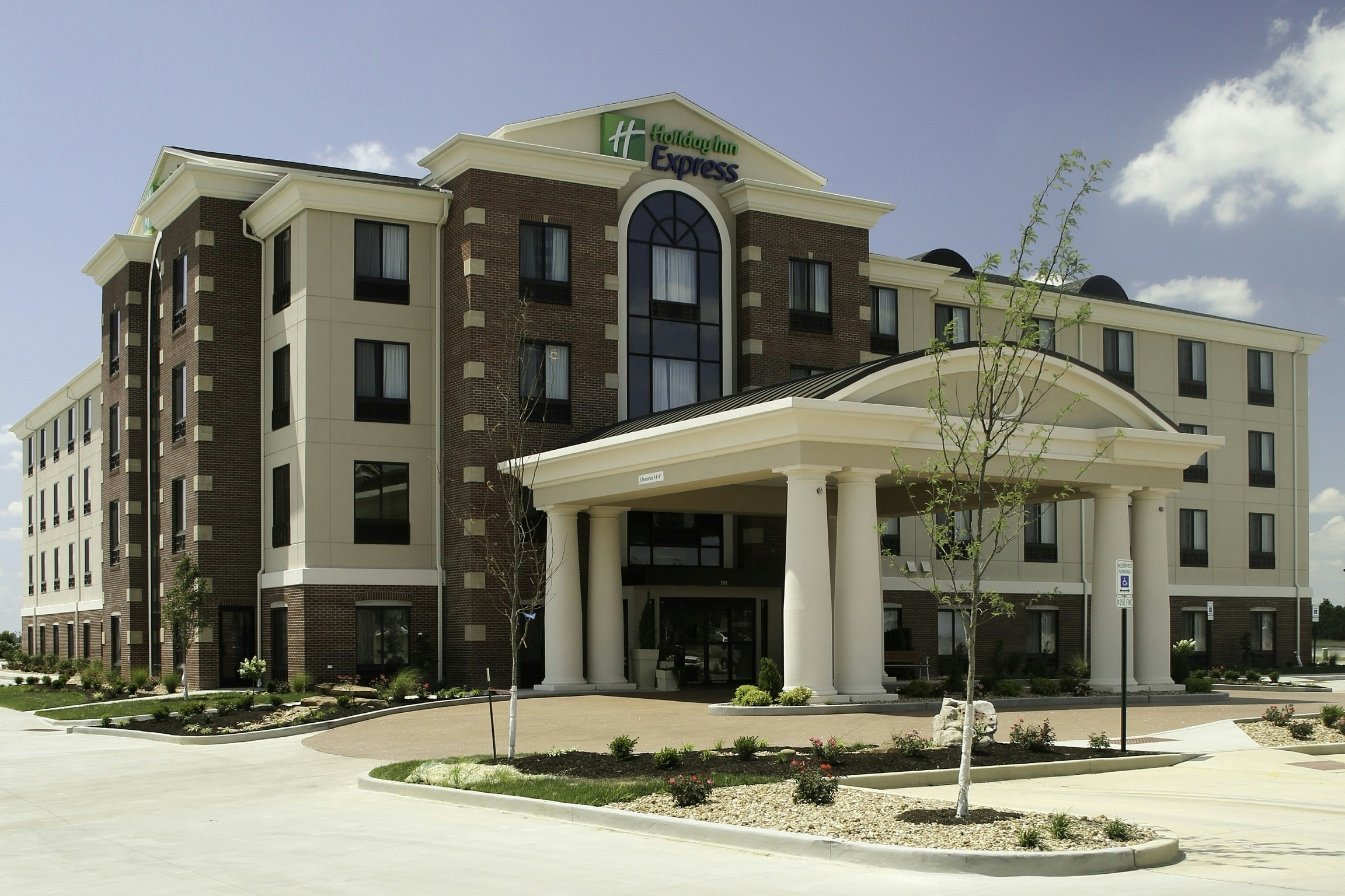 Holiday Inn Express Hotel Suites Marion Northeast 6/43