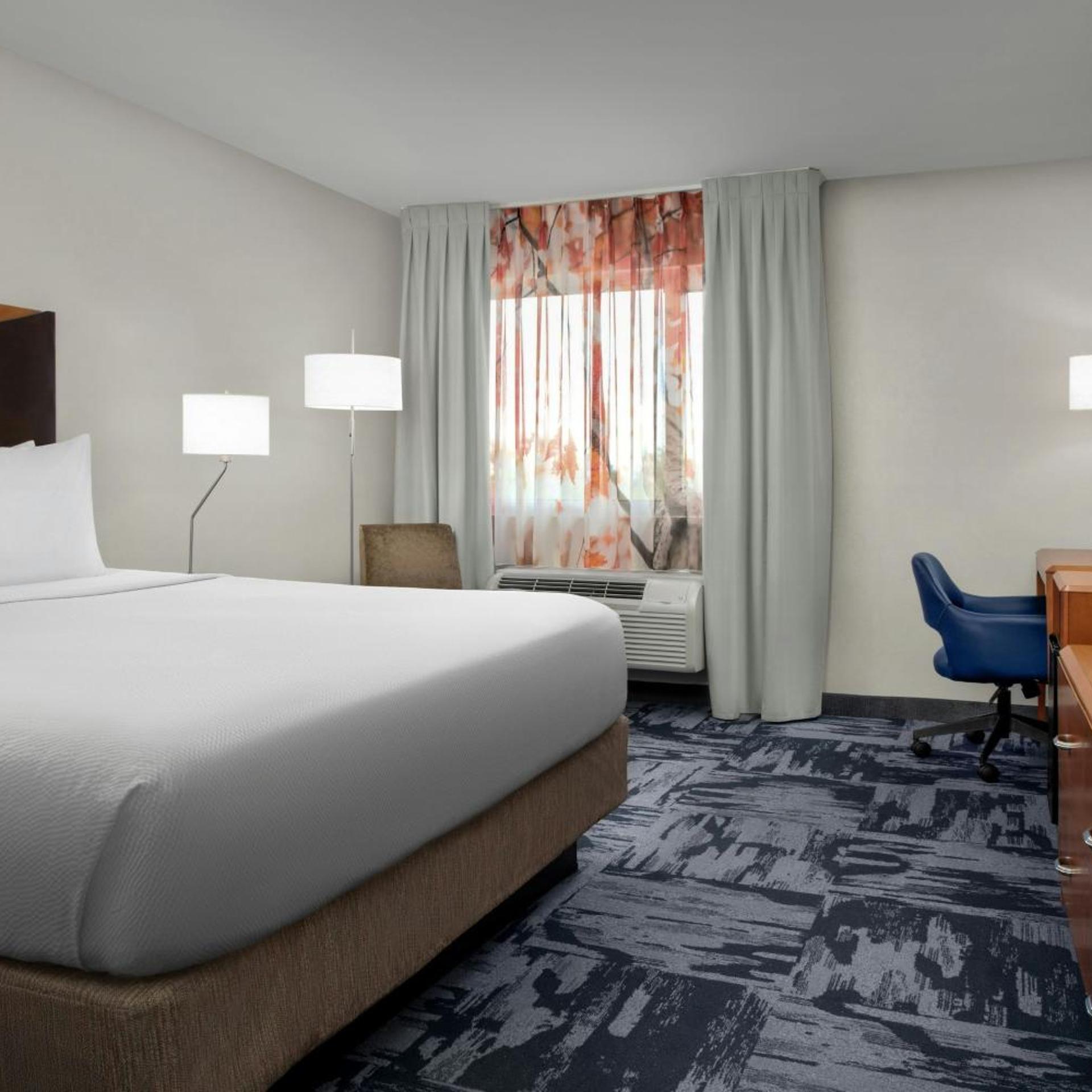 Room, King Bed, Bathtub, Accessible